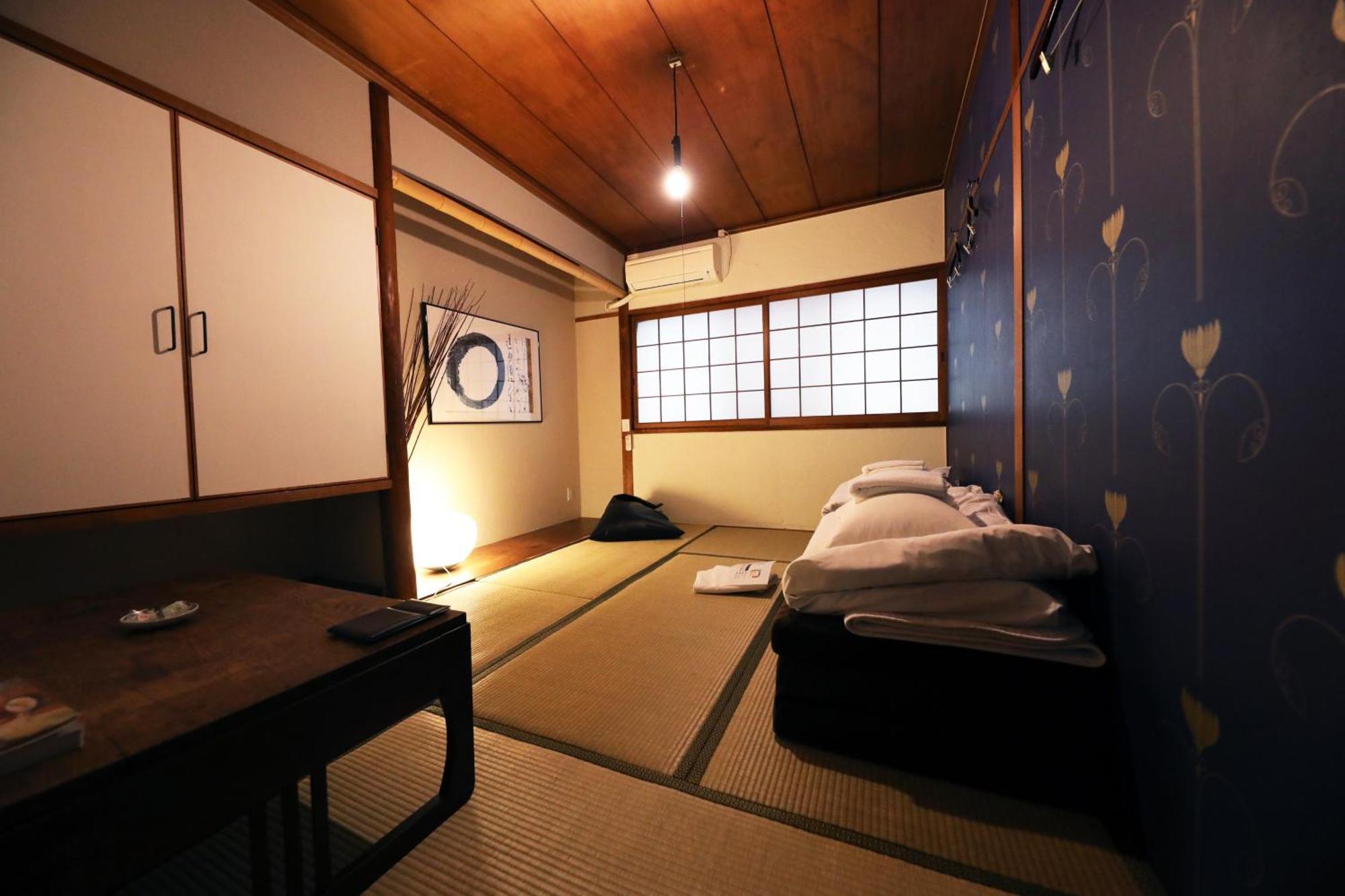 Fon-Su Bed&Breakfast Osaka Bagian luar foto